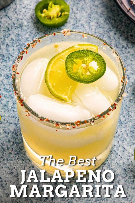 Cucumber Jalapeno Margarita, Spicy Margarita Recipe, Cucumber Margarita, Chili Pepper Recipes, Yummy Cocktails, Spicy Drinks, Easy Margarita, Spicy Cocktail, Jalapeno Margarita