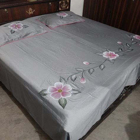 Fabric Paint Bedsheet Design, Bedshit Painting Design, Painting Ideas On Bedsheet, Bedsheets Painting Designs, Bed Sheet Painting Design Flower, Bedsheet Painting Designs Bed Sheets, Fabric Painting On Bedsheet, Hand Painted Bedsheets, Painting Bedsheets Design