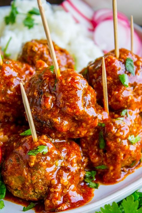 Mexican Meatballs Recipes, Mexican Canapes, Christmas Entrees, Mexican Thanksgiving, Mexican Meatballs, Meat Patties, Mexican Entrees, Meatballs Recipes, Taco Lasagna