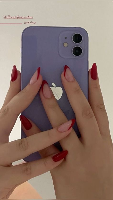 Red Natural Nails Design, Red Gel X Nails Almond, Red Round Acrylic Nails, Red Nails Ideas Almond, Red Oval Nails With Design, Easy Red Nails, Minimalist Nails Red, Nails Pictures Ideas, Red Nails Oval