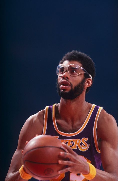 Kareem Abdul-jabbar, Los Angeles Lakers Logo, Jordan Poster, Best Nba Players, Lakers Logo, Abdul Jabbar, Basketball Style, Kareem Abdul, Kareem Abdul Jabbar