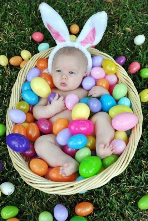 Easter Baby Baby Easter Pictures, Easter Baby Photos, Easter Photography, Easter Photoshoot, Baby Calendar, Easter Pictures, Easter Photos, Easter Traditions, Foto Baby