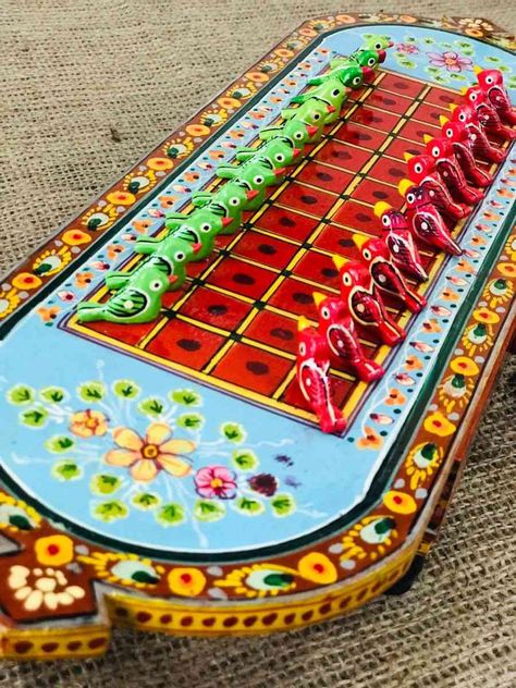 PUBG and Warcraft can’t teach the life lessons that traditional Indian board games did Traditional Board Games, Indian Games Traditional, Aesthetic Board Games, Indian Board Games, Indian Games, Ancient Games, Indian Board, Pnp Games, Indian Diy