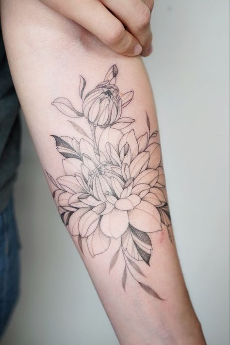 Dahlia Tattoos, Dahlia Flower Tattoos, Carnation Flower Tattoo, Wrist Tatoo, White Flower Tattoos, Lily Tattoos, Black And White Flower Tattoo, Dahlia Tattoo, Floral Tattoo Shoulder