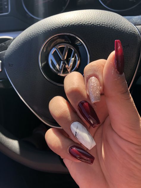 Burgundy Gel Nails Ideas, Red And Marble Nails, Burgundy Nails Designs Classy, Marble Nails Burgundy, Marble Burgundy Nails, Winery Nail Designs, Burgundy Ballerina Nails, Red Wine Nails Design Burgundy, Wine Marble Nails