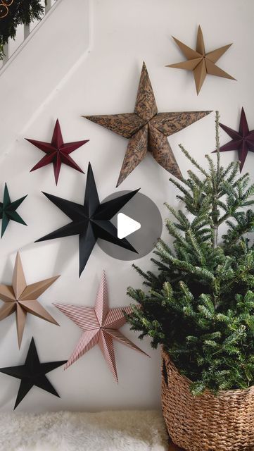 526 likes, 42 comments - themerrythought le December 16, 2023: "Made a new kind of paper star to decorate with! 🌟 These 3D stars are so easy to make. You just need paper & glue. And they are so pretty as a tree topper! Tip: to save them and use again, just use a staple to hold the star together. Then just remove it and fold the star back up for storing. Easy peasy! #christmas #christmasdecor #paperstars #christmascrafts #diy #christmasinspo #3dpaperstars #craftprojects #kidscrafts". Diy Topper For Christmas Tree, Paper Folded Stars, Star For Christmas Tree Topper, Paper Tree Topper Diy, Homemade Christmas Tree Topper, Diy Tree Topper Star, Diy Star Topper Christmas Tree, Diy Christmas Tree Star Topper, Christmas Star Ideas