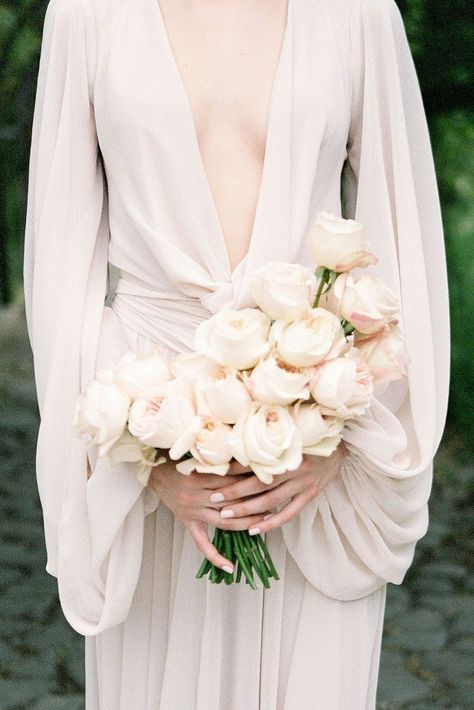 Georgia Garden Wedding Style Georgia Garden, Modern Bridal Bouquets, Lily Bridal Bouquet, Small Wedding Bouquets, Wedding Flower Trends, Blush Bouquet Wedding, Bridal Bouquet Peonies, Contemporary Bridal, Rose Wedding Bouquet