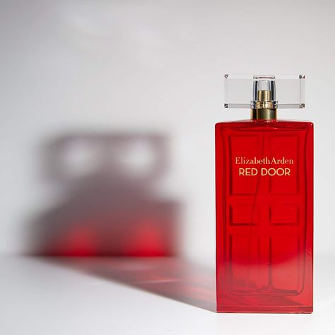 Red Door Perfume, Elizabeth Arden Perfume, Elizabeth Arden Red Door, Romantic Notes, Doors Makeover, Honey Rose, Tropical Scent, Earthy Scent, Perfume Design