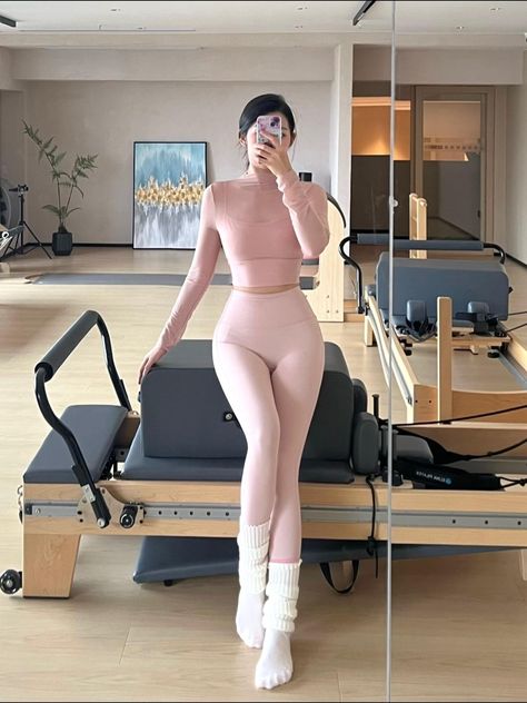 Gym Outfits For Women Korean, Kawaii Workout Outfits, Gym Korean Outfit, Coquette Exercise Outfit, Pink Workout Outfit Aesthetic, Asian Workout Outfit, Kawaii Sporty Outfits, Feminine Gym Outfit, Kawaii Workout Clothes