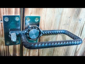 DIY Unique door latch - YouTube Diy Door Latch Ideas, Cool Welding Projects, Door Latches, Metal Doors Design, Gate Locks, Garage Door Design, Metal Doors, Gate Latch, Welding Ideas