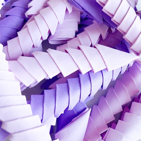 Lavender Origami, Purple Paper Aesthetic, Purple Origami, Purple Paper Butterflies, Origami Violet Flower, Origami Models, 3d Origami, Origami Design, Paper Folding