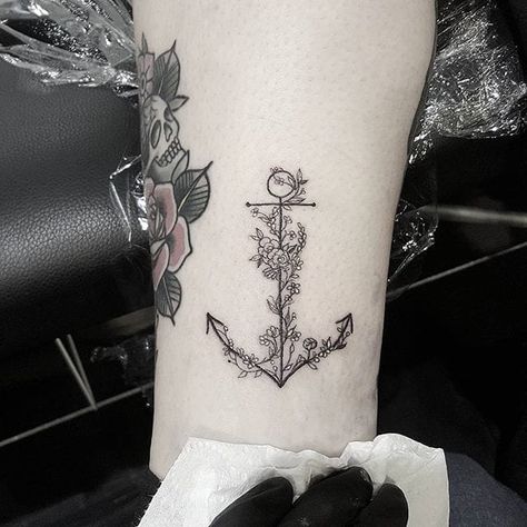 Floral Anchor Tattoo by Eloise Entraigues #anchor #floralanchor #linework #blacklinework #contemporary #illustrative #EloiseEntraigues Anchor Flower Tattoo, Flower Tattoo Meaning, Feminine Anchor Tattoo, Small Anchor Tattoos, Anchor Tattoo Design, Anker Tattoo, Flower Tattoo Meanings, Anchor Tattoos, Famous Tattoos