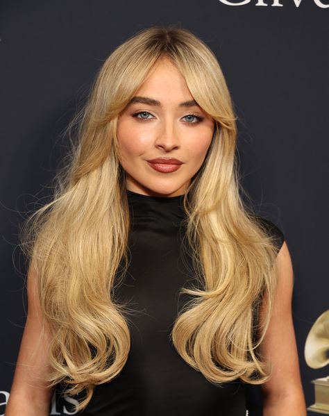 From foundation to lip gloss, every product Sabrina Carpenter wore to the Grammys. Grammys Party, Gala Makeup, Blonde Halloween Costume, Sabrina Carpenter Album, Tv Wall Decor Ideas, Selena Gomez Music, Cr Fashion Book, Sabrina Carpenter Style, Grammy Party