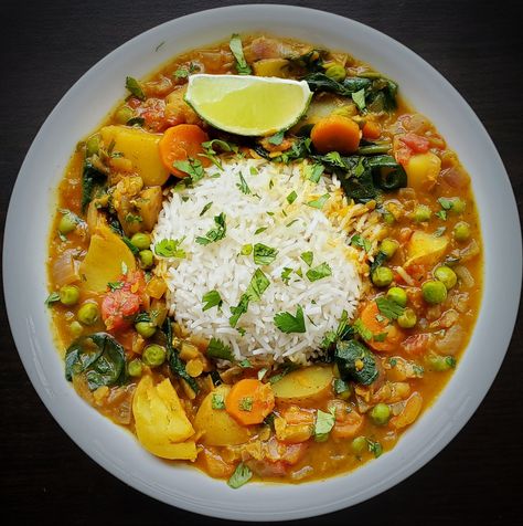 POTATO-LENTIL CURRY with Carrots, Peas, Tomatoes & Spinach Spinach Lentil Curry, Carrot Lentil Curry, Curry With Tomatoes, Potato Carrot Curry, Lentils Potatoes Carrots, Lentil And Potato Curry, Lentil And Vegetable Curry, Peas Stew Recipe, Lentil Vegetable Curry