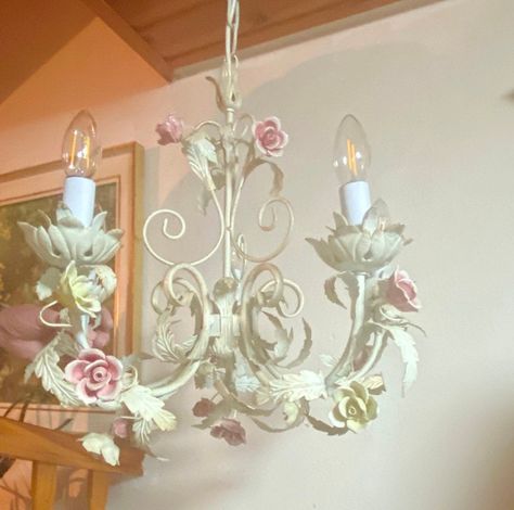 "Vintage metal chandelier with porcelain roses, 5 arm candle lighting Enchanting chandelier with porcelain roses in light yellow and light rosé between wild leaves. An eye-catcher for almost every room but especially for the living room, dining room or even a hallway. In a romantic bedroom where pastel tones are desired, they are just as beautiful as in the little princess's room. The interior was forged from iron, the final flower at the top and the finely chiselled leaves of the candlestick we Pastel, Coquette Ceiling Light, Pink White Gold Living Room, Vintage Flower Bedroom, Cute Chandelier For Bedroom, Pink And Gold Home Decor, Shabby Chic Light Fixtures, Pink Vintage Painting, Angelcore Room