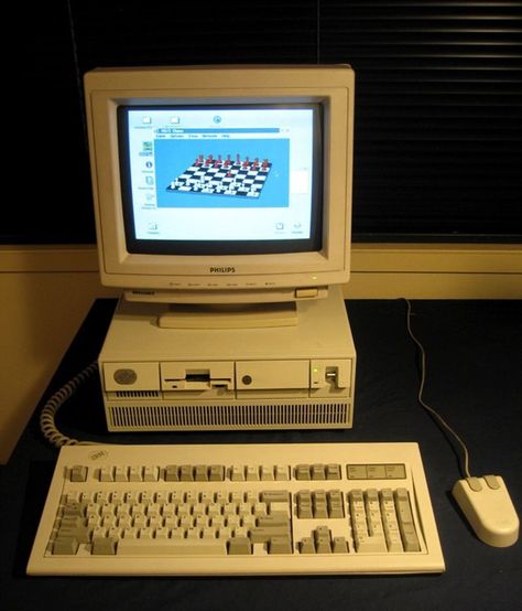 Old School Phone, Computer History Museum, Macintosh Computer, Floppy Disk Drive, Old Computer, Computer History, Old Technology, Aesthetic Space, Old Computers