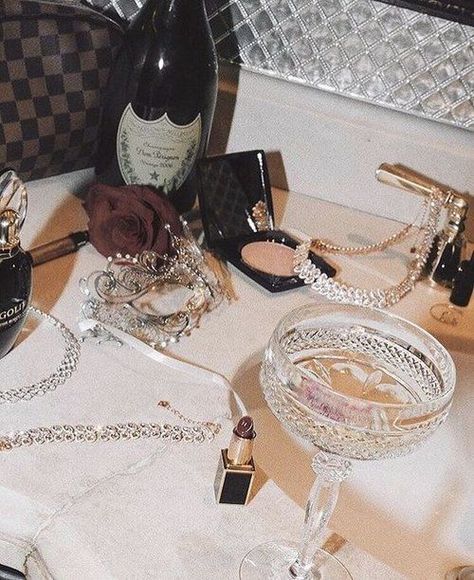 Jenny Cipoletti, Glam Aesthetic, Boujee Aesthetic, Bad And Boujee, Gold Aesthetic, Luxe Life, Luxury Aesthetic, Classy Aesthetic, + Core + Aesthetic