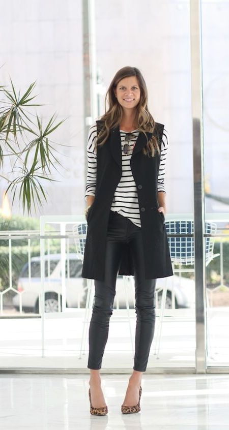 Long Black Vest Outfit, Long Vest Outfits For Women, Sleeveless Cardigan Outfit, Sleeveless Vest Outfit, Long Vest Outfit, Black Vest Outfit, Long Black Vest, Vest Outfits For Women, Chic Chic