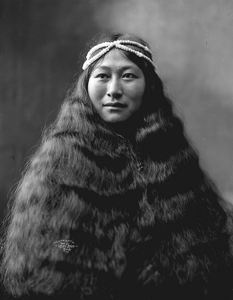 Hair is the physical manifestation of our thoughts and an extension of ourselves. So pure and sacred are the thoughts of Our Mother, the ... Alaskan Malamute Puppies, Inuit Art, Native American Peoples, Native American Culture, Native American Indians, First Nations, Historical Photos, Studio Photography, Alaska