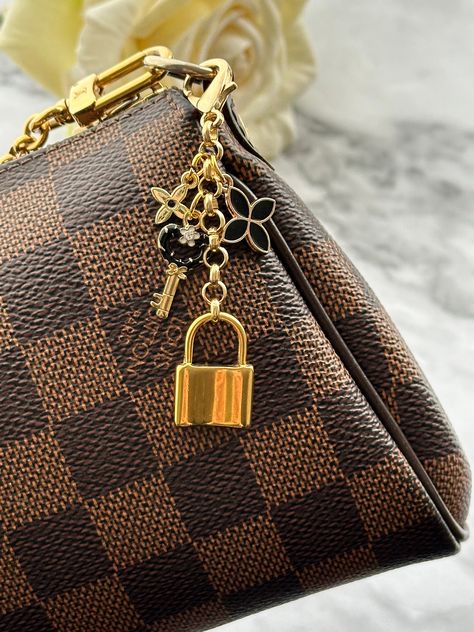 Gucci crossbody bag outfit