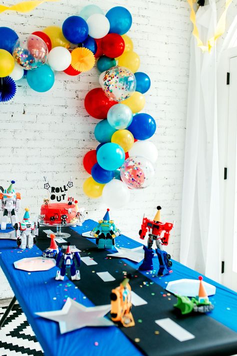 Rescue Bot Birthday Party, Trans4mer Birthday Ideas, Transformers Birthday Party Games, Transformers Birthday Centerpieces, Rescue Bots Birthday Party Decorations, Rescue Theme Birthday Party, Transformer Rescue Bots Birthday, Birthday Party 4 Boy, Trans Four Mer Birthday