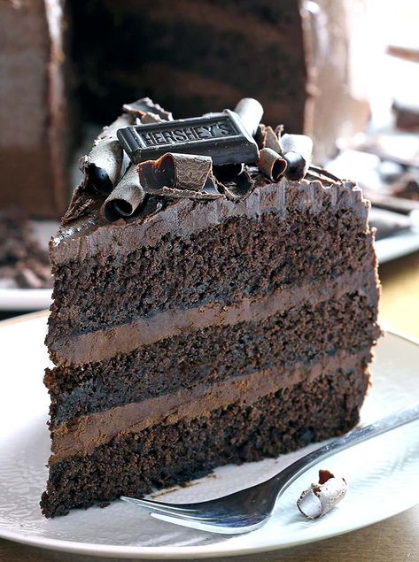 Dark Chocolate Cake Recipes, Dark Chocolate Recipes, Whiskey Cake, Dark Chocolate Cake, Amazing Chocolate Cake Recipe, Cake Liner, Homemade Chocolate Cake, Dark Chocolate Cakes, Chocolate Layer Cake