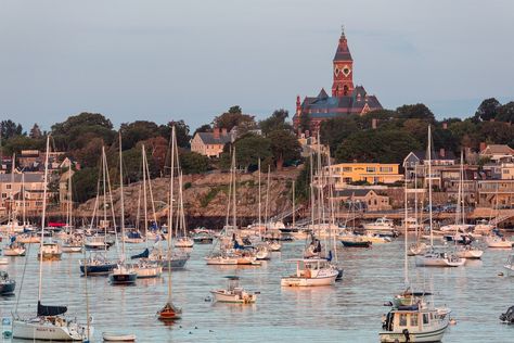 Marblehead, MA - idyllic beach getaway, but epitomizes laid-back New England charm and has a history dating all the way back to the American Revolution. Marblehead Massachusetts, Northern California Travel, England Beaches, New England Travel, Visiting England, Wine Travel, Seaside Towns, Beach Getaways, England Travel