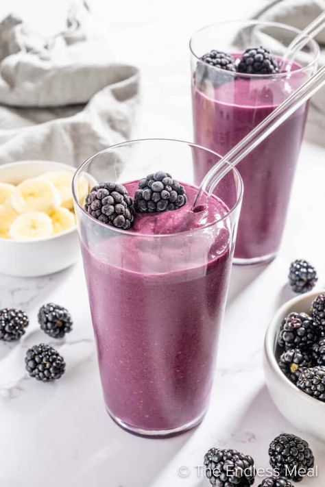 Blackberry Smoothie Recipes, Breakfast For Busy Mornings, Green Breakfast Smoothie, Blackberry Smoothie, Almond Smoothie, Turmeric Smoothie, Sweet Smoothies, Berry Smoothie Recipe, Cherry Smoothie