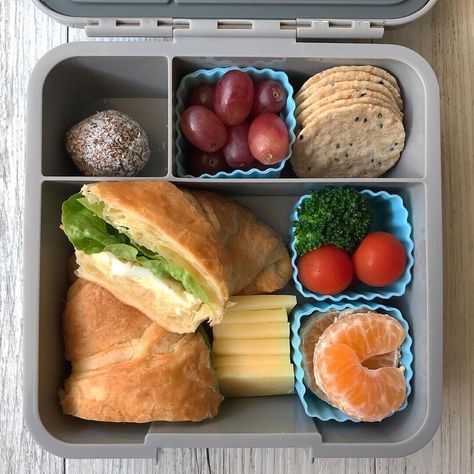 Snack Ideas Lunch Boxes, Food Ideas For Lunch At School, Lunch Box Inspiration, Beto Box Lunch Ideas Adult, Vegetarian Bento Box Lunch, Adult Bento Box Lunch Ideas, Simple Bento Box Lunch, Bento Box Lunch Aesthetic, Bento Box Aesthetic