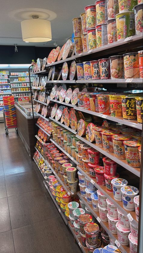 Essen, Asian Convenience Store Food, Asian Convenience Store Aesthetic, Chinese Convenience Store, Asian Supermarket Aesthetic, Korean Convince Store Food, Japan Convenience Store Food, Asian Store Aesthetic, Convient Store Aesthetic