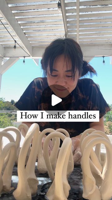 ‏‎795 likes, 27 comments - ‎‏‏‎tinynamastepottery‎‏ ב-‏‎August 5, 2024‎‏‏‎: "This is how I make my handles and mugs! 👋🏻 I think that handle making is one of the most tedious and dreaded parts of pottery for most people 😂, but let me know if you find this helpful! . . . . . #bipocceramic #potteryforall #handmadeceramics #throwlikeagirl #porcelainclay #wheelthrownpottery #contemporaryceramics #porcelain #ceramiclove #madeinaskutt #brentwheel #ihavethisthingwithceramics #ceramicshare #ce