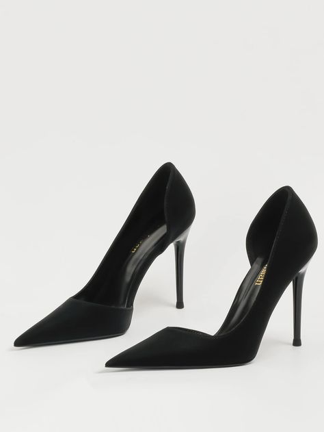 Black Court Heels, Elegant High Heels Stilettos, Black Simple Heels, Pointy Black Heels, Elegent Shoes, Pointe Heels, Heels For Graduation, Closed Toe Black Heels, Black Heels Closed Toe