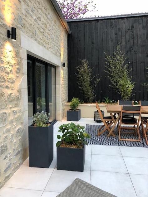 Aménagement terrasse : 20 idées pour vous inspirer ! - Kozikaza Terrasse Design, France Country, Duplex Penthouse, Travel House, Diy Home Crafts, Country House, Home Crafts, Outdoor Gardens, Pergola