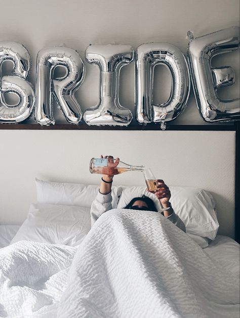 Bride Balloons Above Bed, Bride Bachelorette Photoshoot, Bride Balloons Bachelorette Parties, Bride Balloon Decoration, Bachelorette Hotel Decor, Bachelorette Bride Room Decor, Bride On Bachelorette Party, Bachelorette Bedroom Decor, Classy Bachelorette Decor