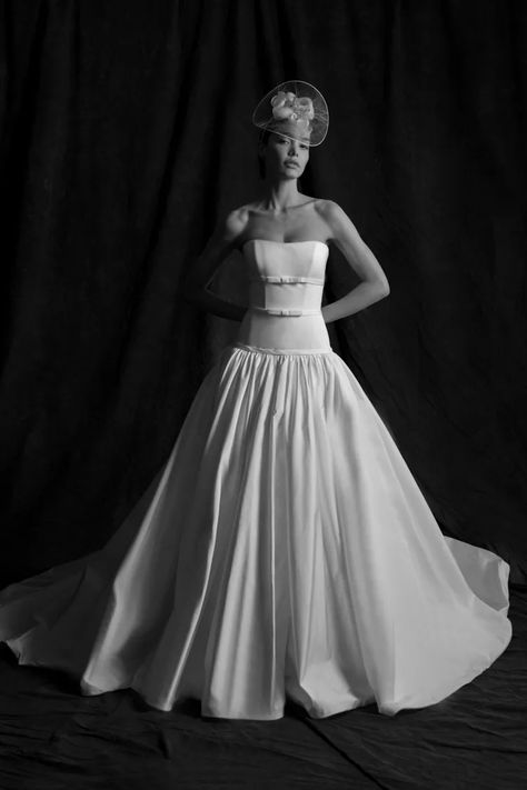 5 Wedding Dress Trends from Spring 2025 Bridal Fashion Week Wedding Gown Trends, Groom Style Wedding, Fashion Week Trends, Wedding Attire Guest, Bridal Fashion Week, Wedding Dress Trends, Groom Style, Wedding Magazine, Wedding Beauty