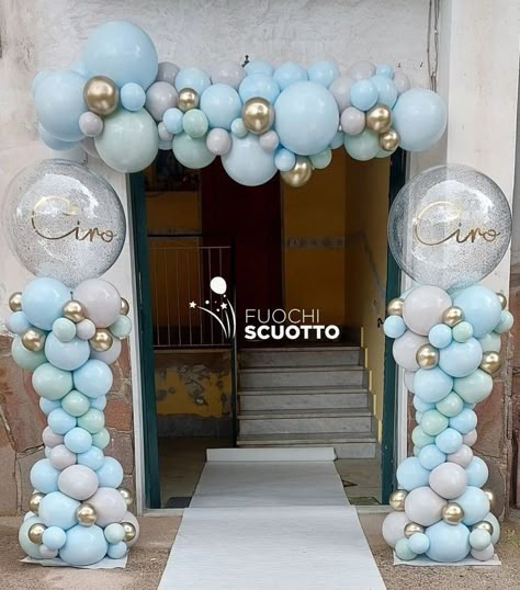 Birthday Gate Decoration Ideas, Front Yard Balloon Decorations, Balloon Tower Ideas, Balloon Column Ideas, Balloon Topiary, Train Party Decorations, Balloon Pillars, Balloon Decor Ideas, Ideas Bautizo