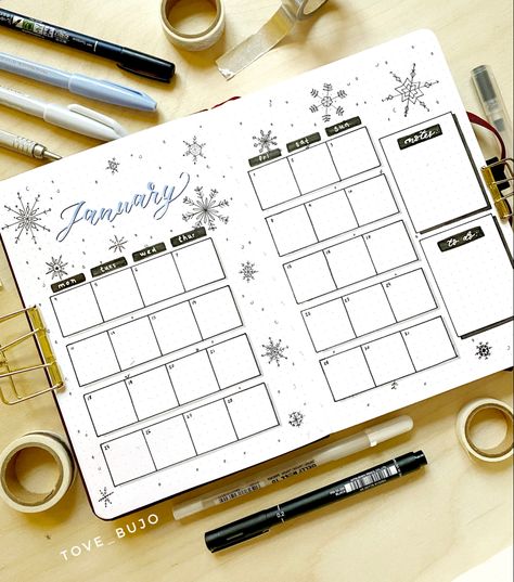 January Bujo Calendar, Calendar Ideas January, January Planner Ideas, January Calendar Ideas, January Bullet Journal Calendar, January Monthly Spread, Bujo January, Monthly Journaling, Bullet Journal Monthly Calendar