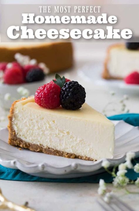 Perfect Cheesecake Recipe, Vanilla Bean Cheesecake, Cheesecake Recipes Classic, The Cheesecake Factory, Vanilla Cheesecake, Homemade Cheesecake, Classic Cheesecake, Best Cheesecake, Easy Cheesecake Recipes