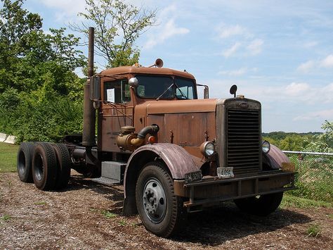 I would LOVE to drive this truck! Famous Movie Cars, Tv Cars, Custom Big Rigs, Rat Rods Truck, Old Truck, Antique Trucks, Peterbilt Trucks, Big Rig Trucks, Dirt Road