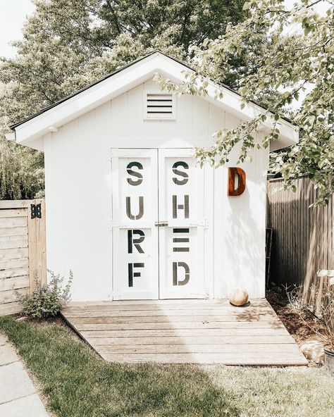 Fresco, Surf House Exterior, Surf Shed, Beach Shack Interior, Beach Hut Shed, Shed Inspiration, Surf Shacks, Photo Surf, Surf Room Decor