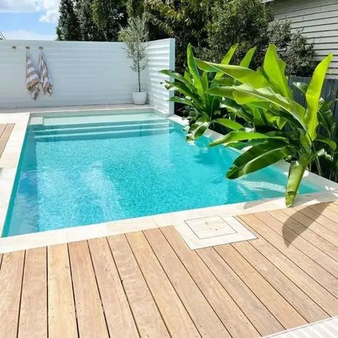 2024's Top Outdoor Pool Designs for Stylish Backyard Luxe Manly House, Ideas De Piscina, Deck Piscina, Outdoor Pool Area, Pool Areas, Quick Dip, Pool Landscape, Pool Landscape Design, Small Pool Design