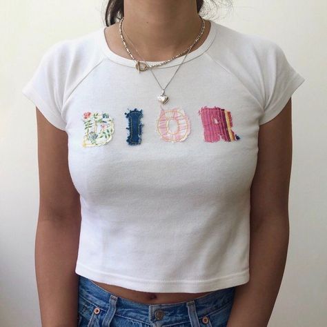 00s Mode, White Baby Tee, Streetwear Sneakers, Vintage Streetwear, Dream Clothes, Baby Tee, Fashion Killa, Aesthetic Outfits, Diy Fashion