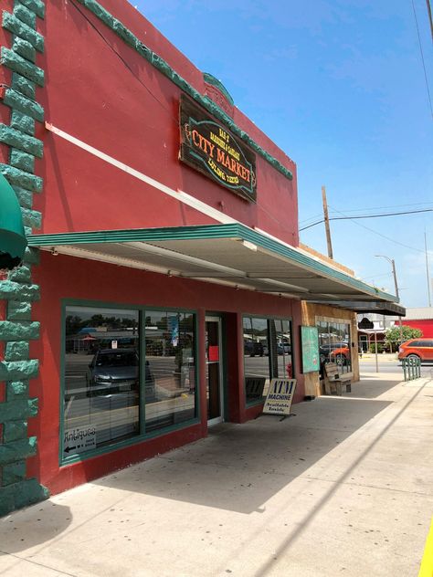 If you are looking for the best barbeque in Texas, then City Market in Luling is a must try. From Valerie @ One Happy Housewife - onehappyhousewife.com #travel #texas #luling #barbeque #roadtrip #foodstops #familyvacation #familytravel #houston #sanantonio #onehappyhousewife Travel Texas, Happy Housewife, Food Shopping, City Market, Texas Travel, Lone Star, Family Vacation, San Antonio, Family Travel