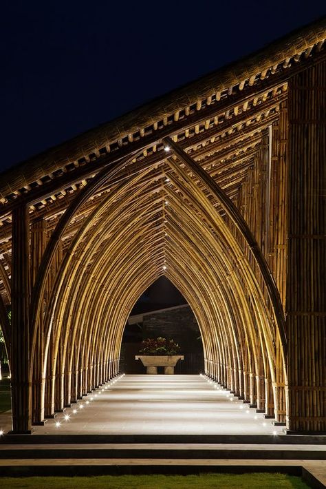 Naman Retreat Conference Hall / Vo Trong Nghia Architects © Hiroyuki Oki/ Vietnam Kirkenes, Vtn Architects, Vo Trong Nghia, Bamboo Building, Bamboo House Design, Corridor Design, Arsitektur Masjid, Bamboo Structure, Bamboo Architecture