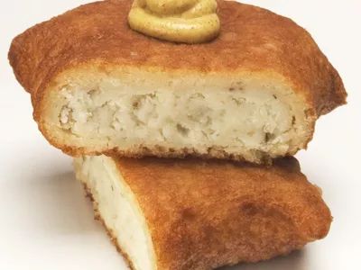 Jewish Potato Knish Recipe Knish Recipe New York, Kinish Recipe, Potato Knishes, Knish Recipe, Italian Calzone, Jewish Holiday Recipes, Jewish Cuisine, Kosher Cooking, Kosher Recipes