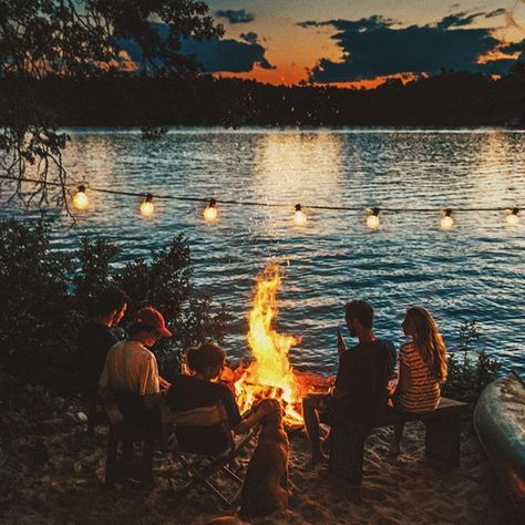 The lanterns were hung by the bonfire with care in hopes that happy campers soon would be there! Beach Camping Photography, Camping Photography Friends, Camping Desserts, School Camp, Camping Photography, Camping Aesthetic, Fall Camping, Chill Vibes, Summer Goals