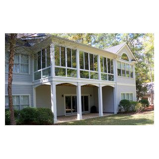 Second Story Sunroom, Sunroom Exterior, Balcony House Second Story, Patio Ideas Decor, Deck Renovation, Traditional Patio, Small Patio Design, Patio Pictures, Screened Porch Designs