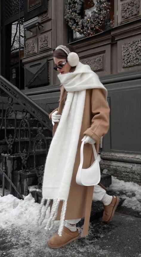 2024 Winter Outfits Trends, Winter Outfits 2024 Trends, White Scarf Outfit, Old Money Winter, Winter Outfits Snow, Outfit Ideas Winter, Winter Outfits Aesthetic, Winter Outfits Cold, Cozy Winter Outfits