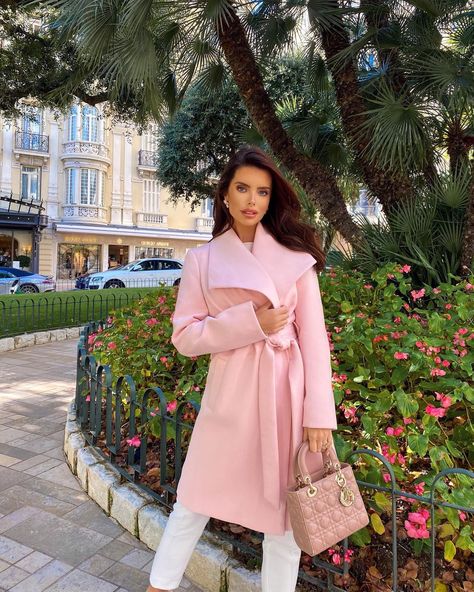 Travel Luxury Fashion Beauty en Instagram: “Feeling feminine in this timeless and elegant @coastfashion coat 💗 #coastfashion #playdressupwithcoast” Wide Fit Pants, Coast Fashion, Travel Luxury, Grown Women, High Society, Fit Pants, Luxury Life, Luxury Lifestyle, Pretty In Pink