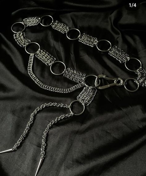 Diy Chain Belt, Chainmaille Jewelry Patterns, Chain Maille Patterns, Chainmail Patterns, Keep To Myself, Wallet Chains, Grunge Accessories, The Omen, Diy Chain